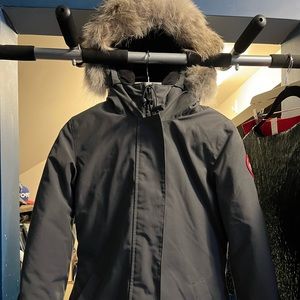 Canada Goose Womens Victoria Parka size Medium